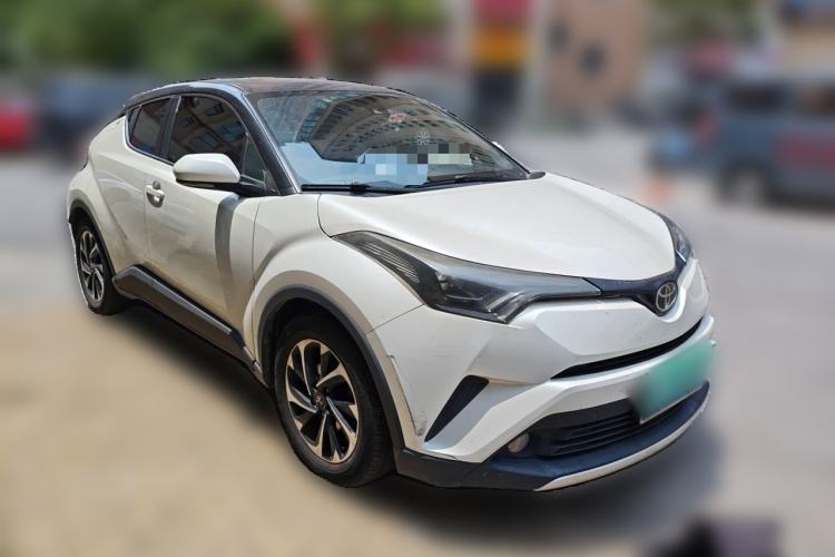 Used Toyota IZOA 2018 2.0L Yichi Version China VI Standard Front Right 45 Deg
