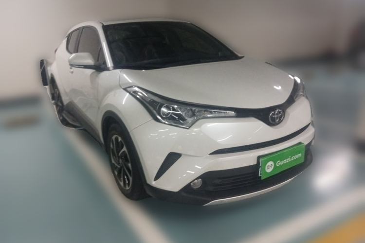 Used Toyota IZOA 2018 2.0L Yichi Version China VI Standard Front Right 45 Deg