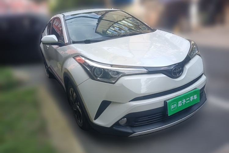 Used Toyota IZOA 2018 2.0L Yichi Edition China V Standard Front Right 45 Deg