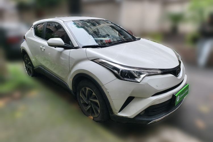 Used Toyota IZOA 2018 2.0L Yichi Version China VI Standard Front Right 45 Deg