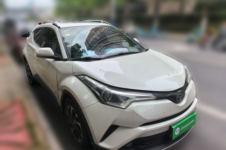 Used Toyota IZOA 2018 2.0L Yichi Version China VI Standard Front Right 45 Deg