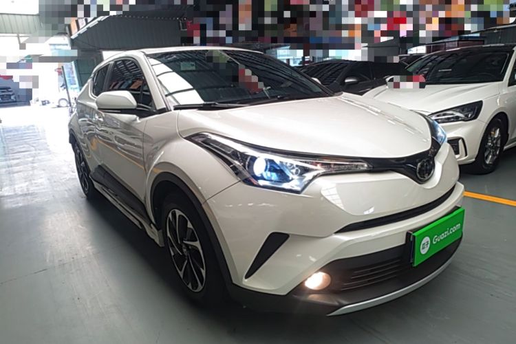 Used Toyota IZOA 2018 2.0L Yichi Edition China V Standard Front Right 45 Deg