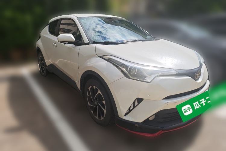 Used Toyota IZOA 2018 2.0L Yichi Edition China V Standard Front Right 45 Deg