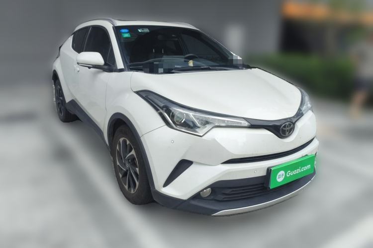 Used Toyota IZOA 2018 2.0L Yichi Version China VI Standard Front Right 45 Deg