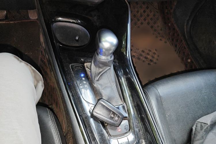 Used Toyota IZOA 2018 2.0L Yichi Edition China V Standard Gear Lever