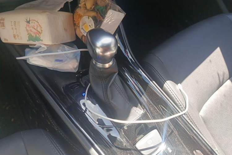 Used Toyota IZOA 2018 2.0L Yichi Edition China V Standard Gear Lever