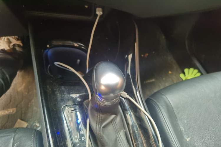 Used Toyota IZOA 2018 2.0L Yichi Version China VI Standard Gear Lever