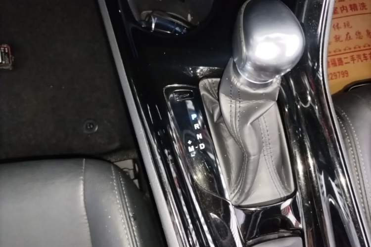 Used Toyota IZOA 2018 2.0L Yichi Edition China V Standard Gear Lever