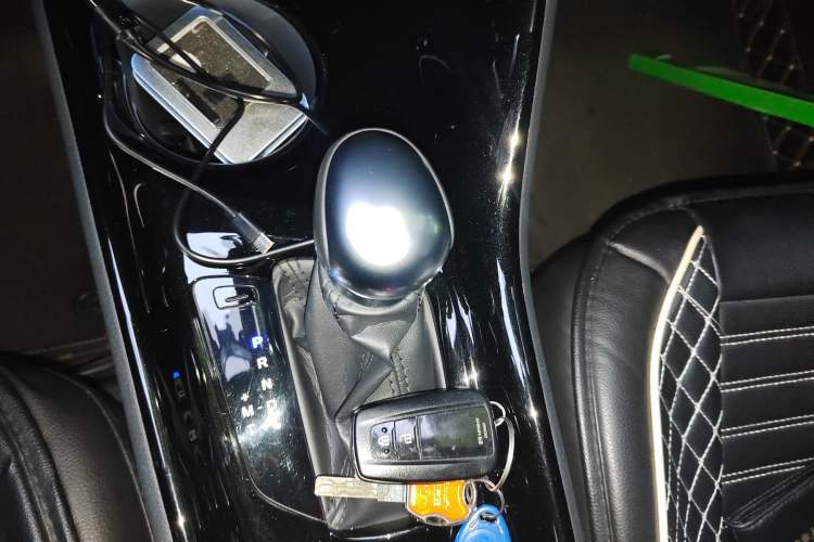 Used Toyota IZOA 2018 2.0L Yichi Edition China V Standard Gear Lever