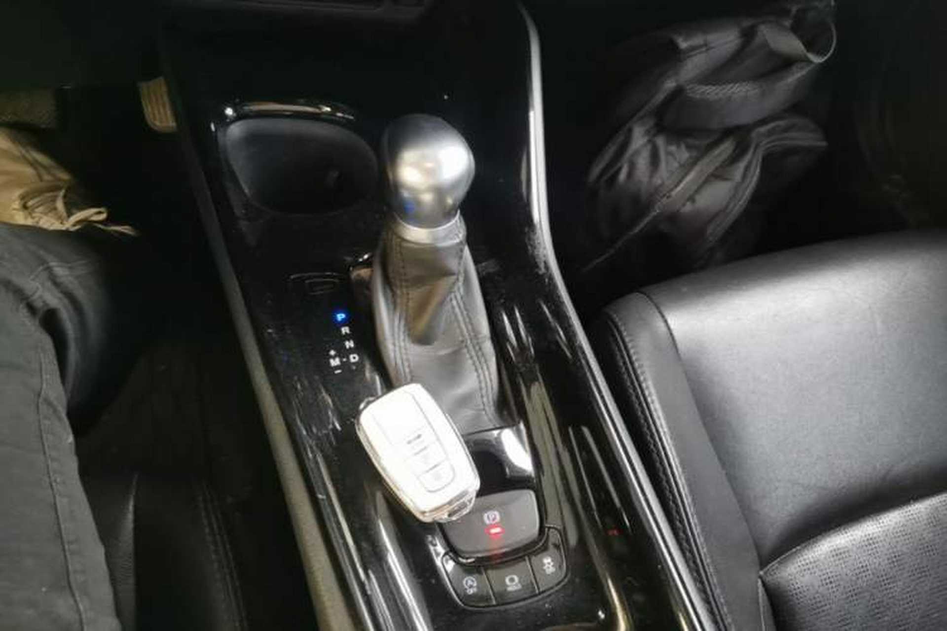 Used Toyota IZOA 2018 2.0L Yichi Edition China V Standard Gear Lever
