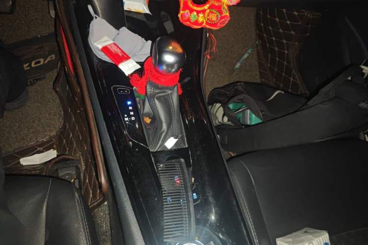 Used Toyota IZOA 2018 2.0L Yichi Edition China V Standard Gear Lever