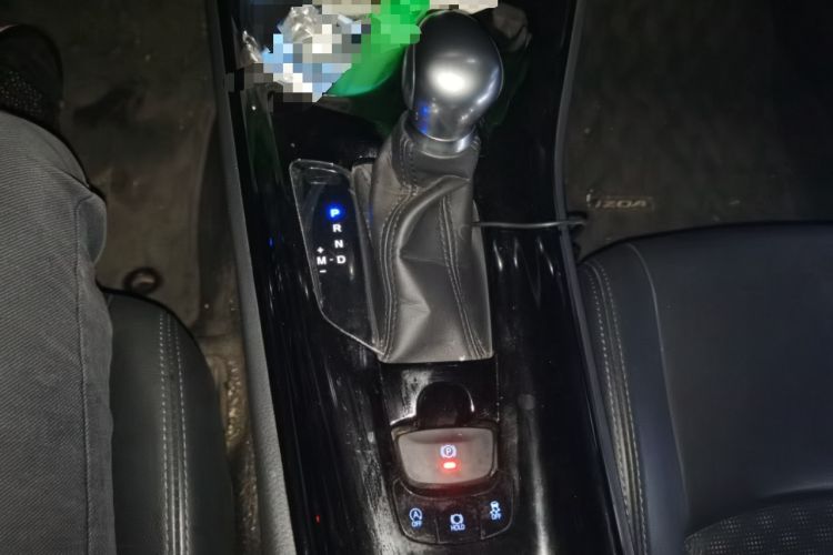 Used Toyota IZOA 2018 2.0L Yichi Version China VI Standard Gear Lever