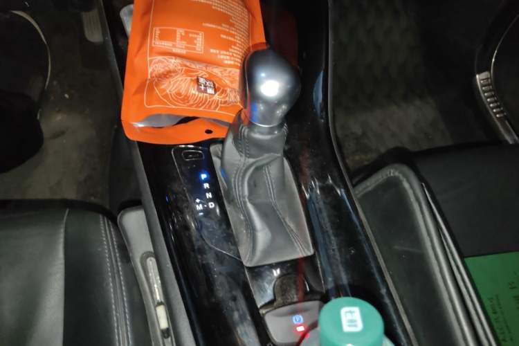 Used Toyota IZOA 2018 2.0L Yichi Version China VI Standard Gear Lever
