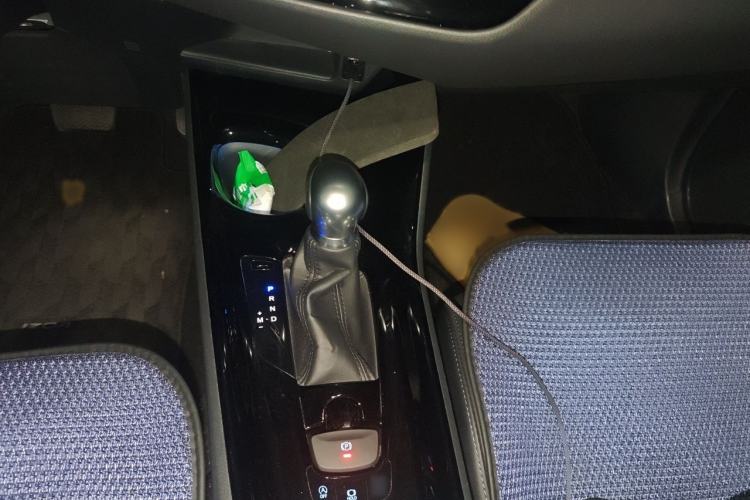 Used Toyota IZOA 2018 2.0L Yichi Version China VI Standard Gear Lever