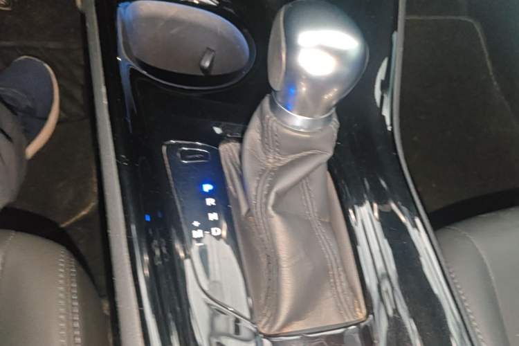 Used Toyota IZOA 2018 2.0L Yichi Edition China V Standard Gear Lever