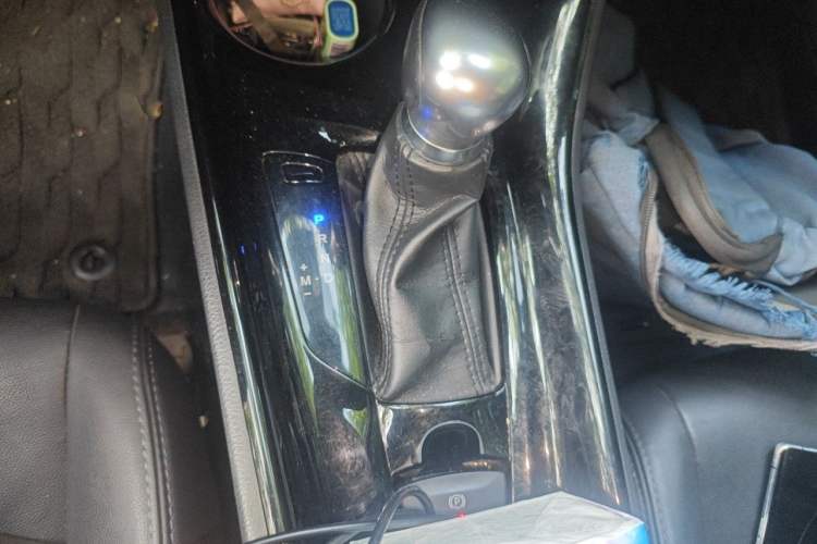Used Toyota IZOA 2018 2.0L Yichi Edition China V Standard Gear Lever