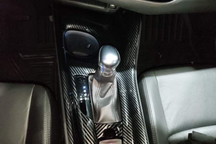Used Toyota IZOA 2018 2.0L Yichi Version China VI Standard Gear Lever