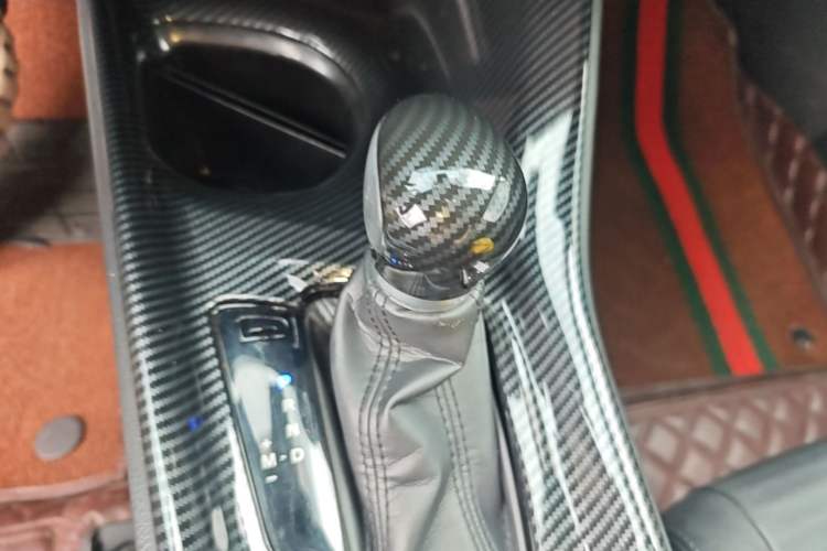 Used Toyota IZOA 2018 2.0L Yichi Edition China V Standard Gear Lever