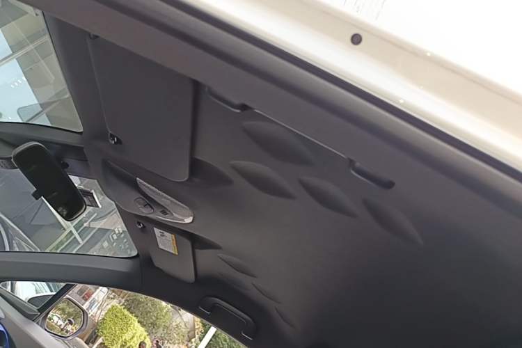 Used Toyota IZOA 2018 2.0L Yichi Edition China V Standard Headliner