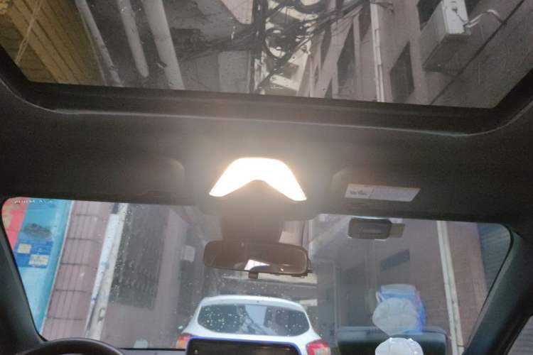 Used Toyota IZOA 2018 2.0L Yichi Version China VI Standard Headliner