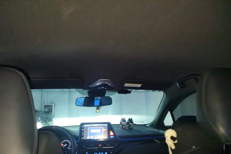 Used Toyota IZOA 2018 2.0L Yichi Version China VI Standard Headliner