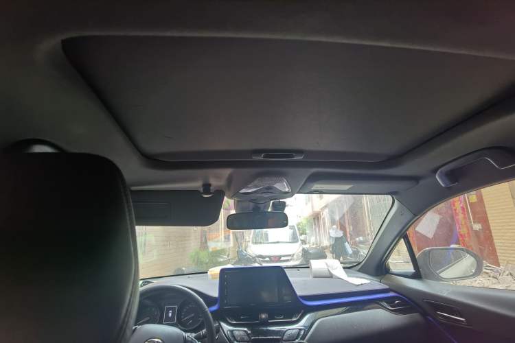 Used Toyota IZOA 2018 2.0L Yichi Version China VI Standard Headliner