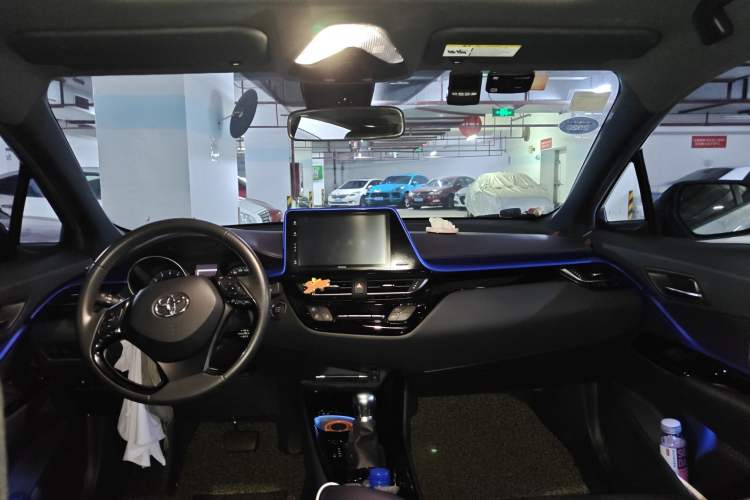 Used Toyota IZOA 2018 2.0L Yichi Version China VI Standard Headliner
