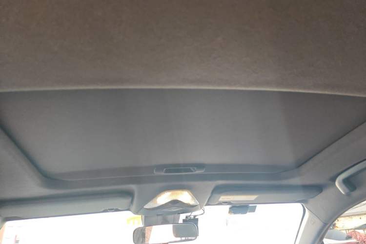 Used Toyota IZOA 2018 2.0L Yichi Version China VI Standard Headliner