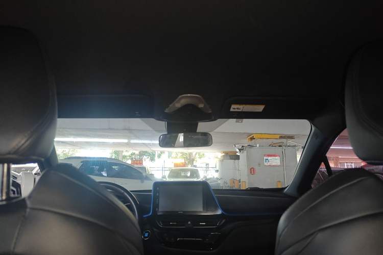 Used Toyota IZOA 2018 2.0L Yichi Edition China V Standard Headliner