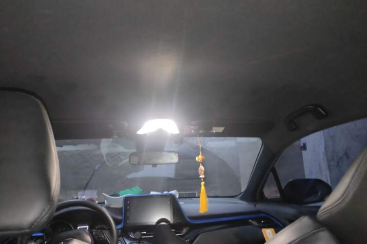 Used Toyota IZOA 2018 2.0L Yichi Version China VI Standard Headliner