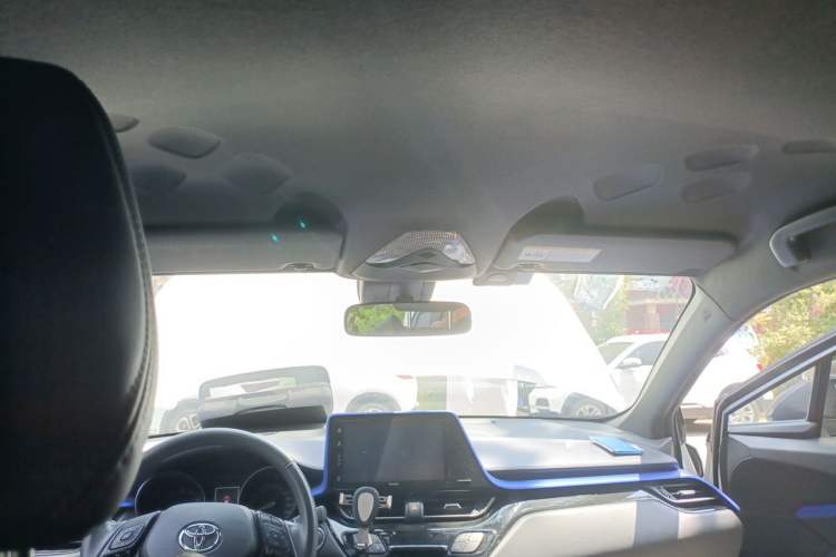 Used Toyota IZOA 2018 2.0L Yichi Version China VI Standard Headliner