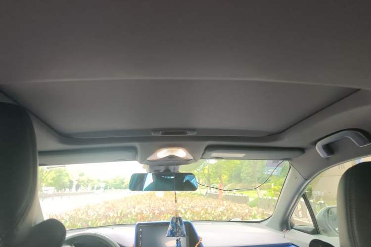 Used Toyota IZOA 2018 2.0L Yichi Version China VI Standard Headliner