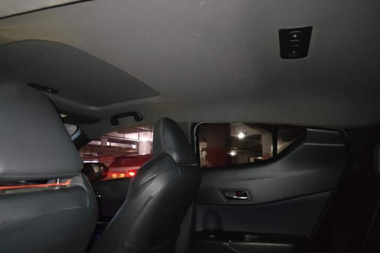 Used Toyota IZOA 2018 2.0L Yichi Edition China V Standard Headliner
