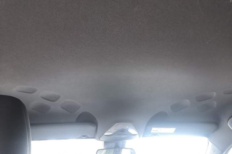 Used Toyota IZOA 2018 2.0L Yichi Edition China V Standard Headliner