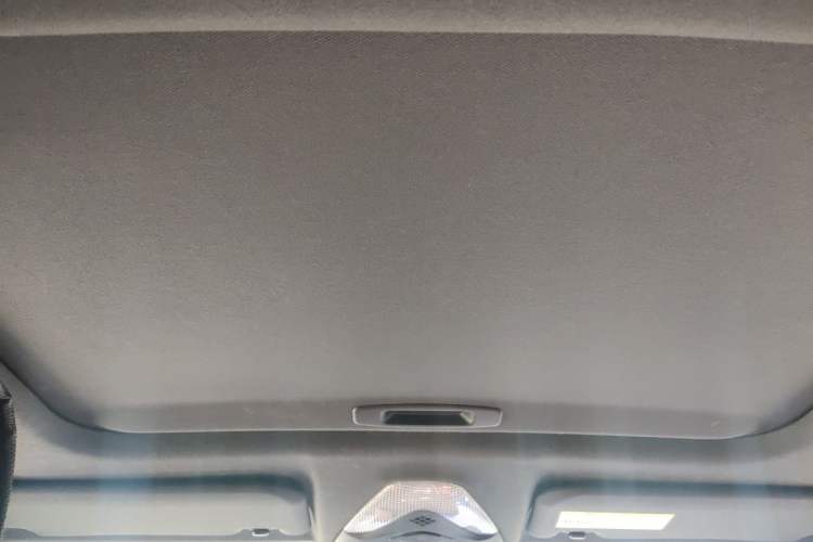 Used Toyota IZOA 2018 2.0L Yichi Version China VI Standard Headliner