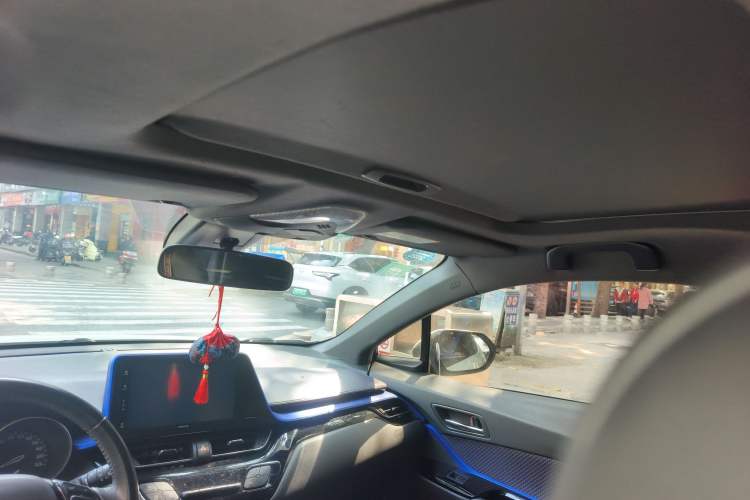 Used Toyota IZOA 2018 2.0L Yichi Version China VI Standard Headliner
