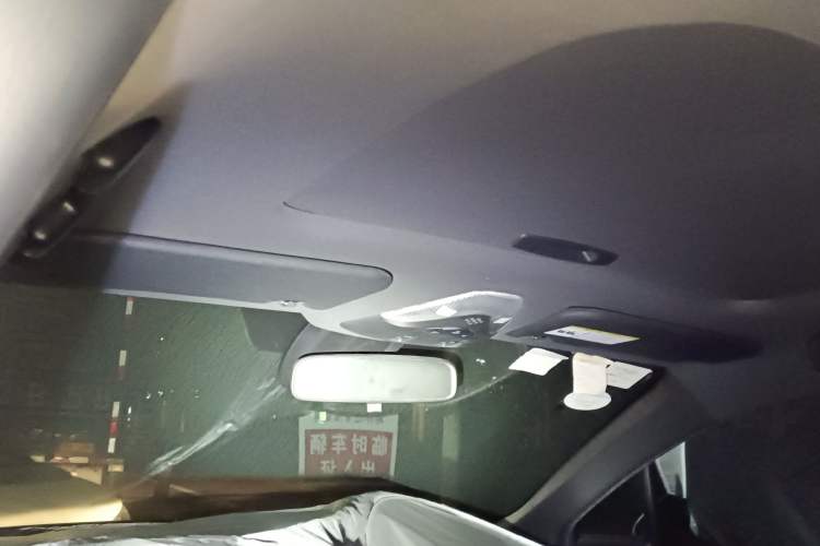 Used Toyota IZOA 2018 2.0L Yichi Version China VI Standard Headliner