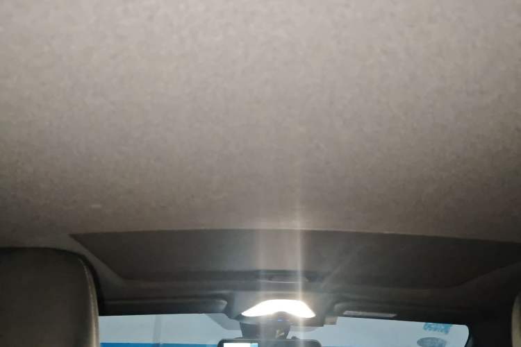 Used Toyota IZOA 2018 2.0L Yixuan Version China VI Standard Headliner