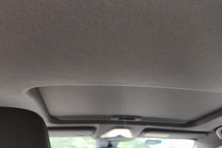 Used Toyota IZOA 2018 2.0L Yichi Version China VI Standard Headliner
