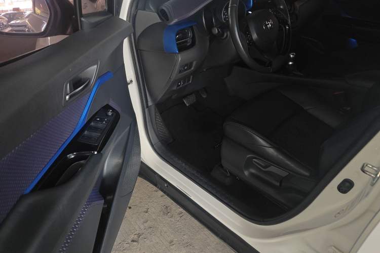 Used Toyota IZOA 2018 2.0L Yichi Edition China V Standard Interior 1