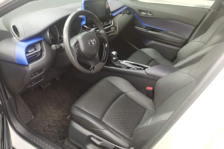 Used Toyota IZOA 2018 2.0L Yichi Edition China V Standard Interior 1