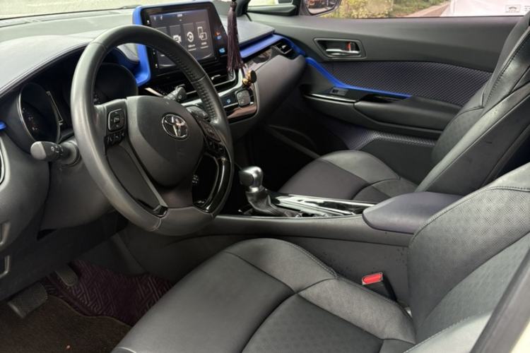 Used Toyota IZOA 2018 2.0L Yichi Version China VI Standard Interior 2