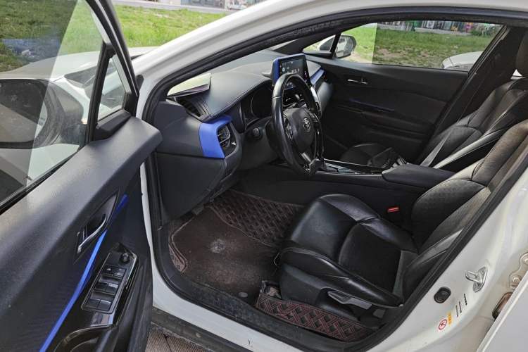 Used Toyota IZOA 2018 2.0L Yichi Edition China V Standard Interior 3