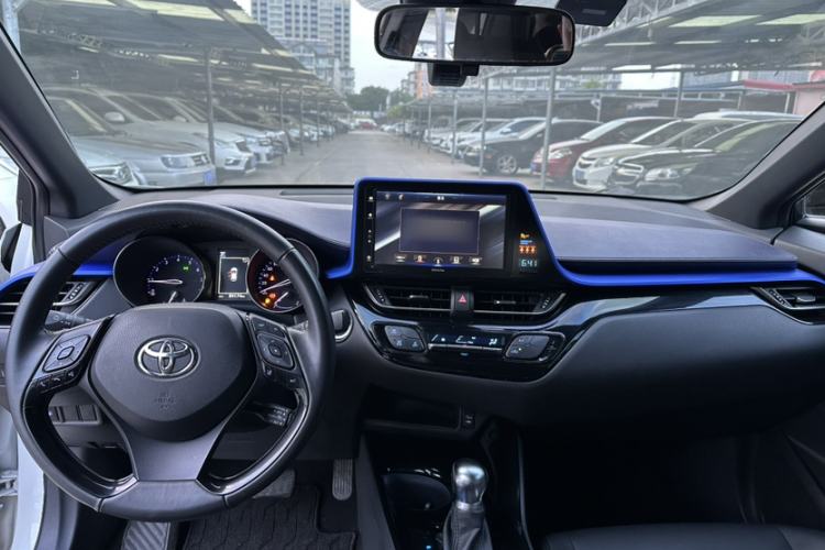 Used Toyota IZOA 2018 2.0L Yichi Edition China V Standard Interior 3
