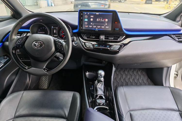 Used Toyota IZOA 2018 2.0L Yichi Edition China V Standard Interior 3