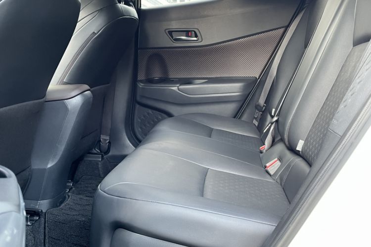 Used Toyota IZOA 2018 2.0L Yixuan Version China V Standard Interior 3