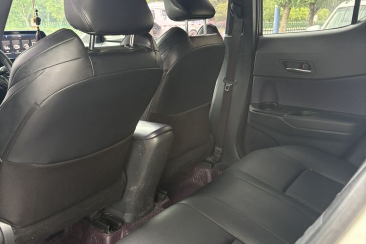 Used Toyota IZOA 2018 2.0L Yichi Version China VI Standard Interior 3