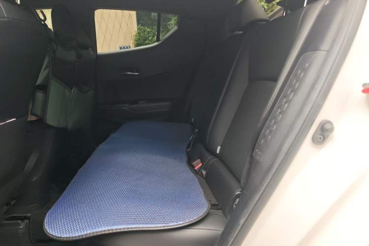 Used Toyota IZOA 2018 2.0L Yichi Version China VI Standard Interior 4