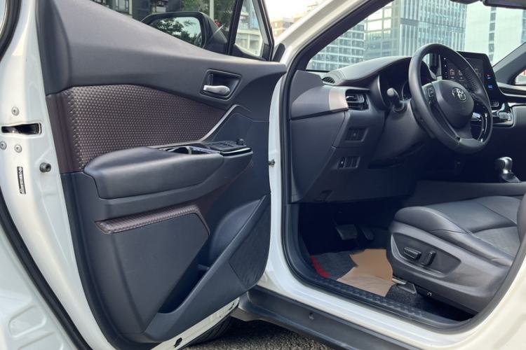 Used Toyota IZOA 2018 2.0L Yixuan Version China V Standard Interior 4