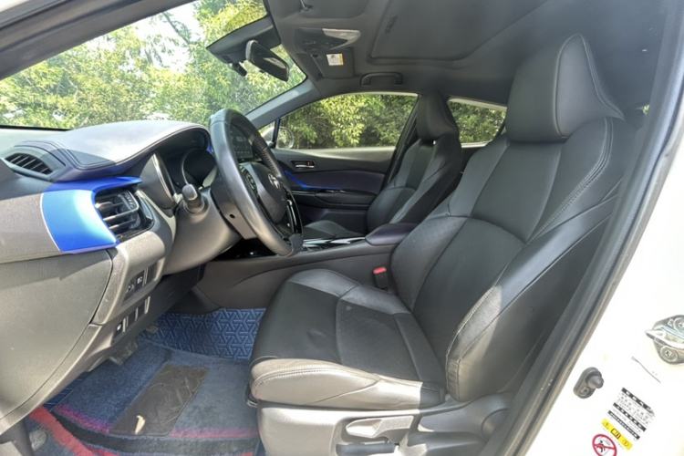Used Toyota IZOA 2018 2.0L Yichi Edition China V Standard Interior 4